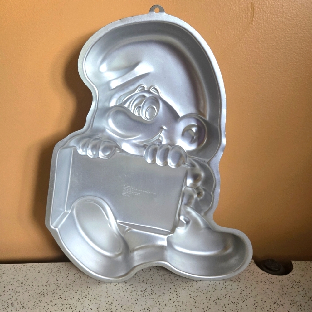 Wilton 1983 Smurf Cake Pan Vintage - Picture 2 of 2